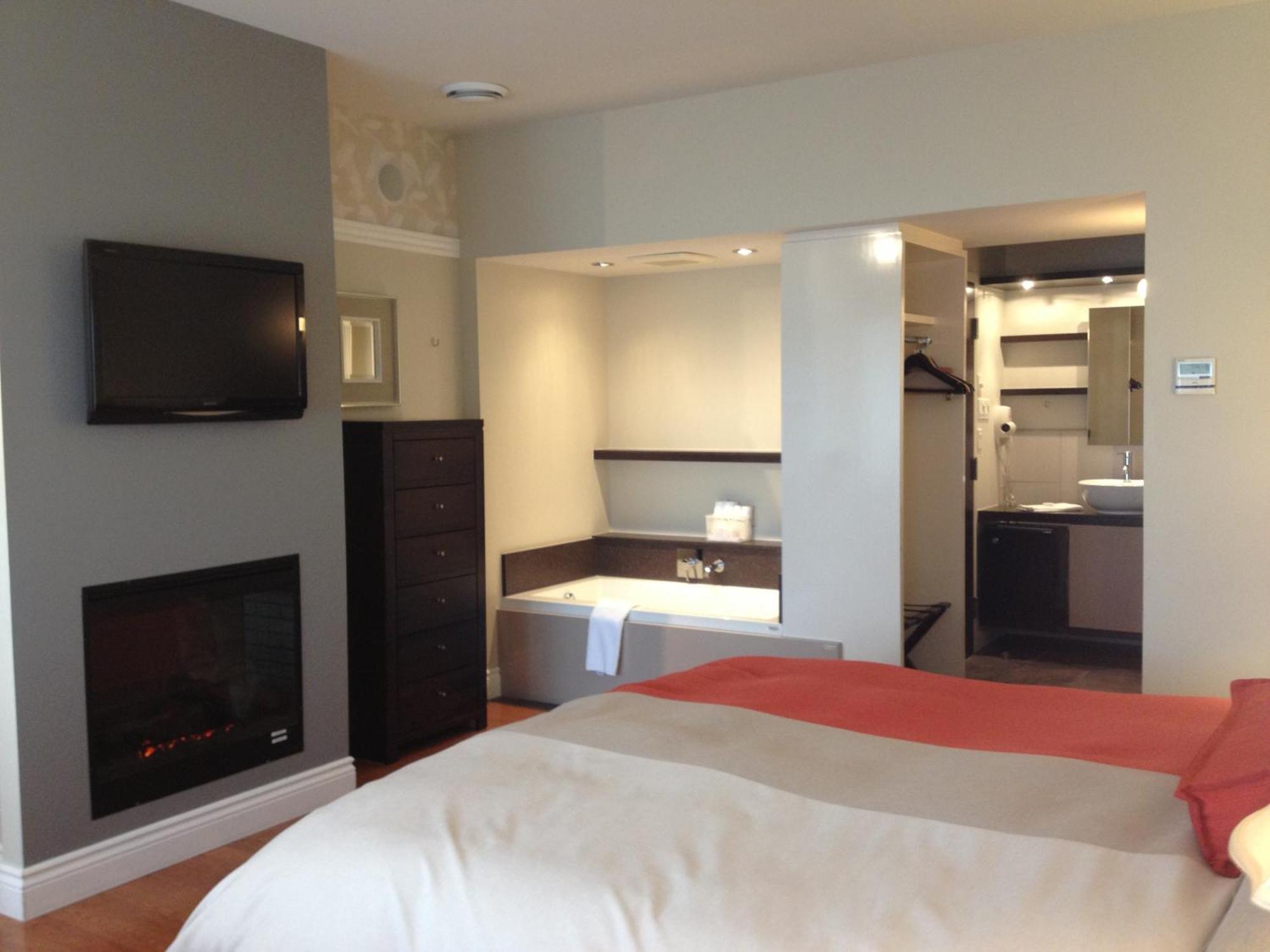Goeliche Hotel Et Appartement Saint-Laurent-de-l'ile d'Orleans Rom bilde