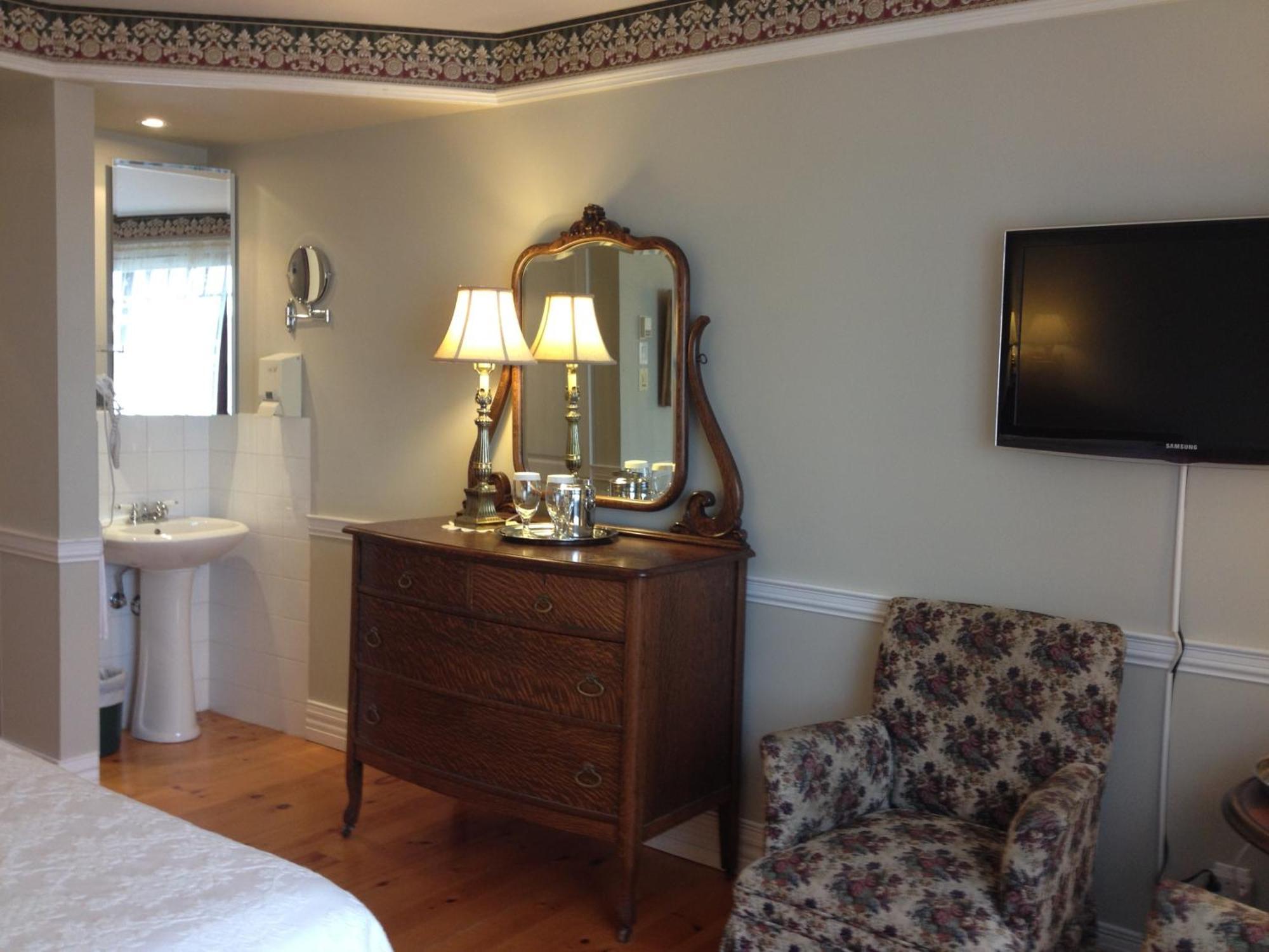 Goeliche Hotel Et Appartement Saint-Laurent-de-l'ile d'Orleans Rom bilde