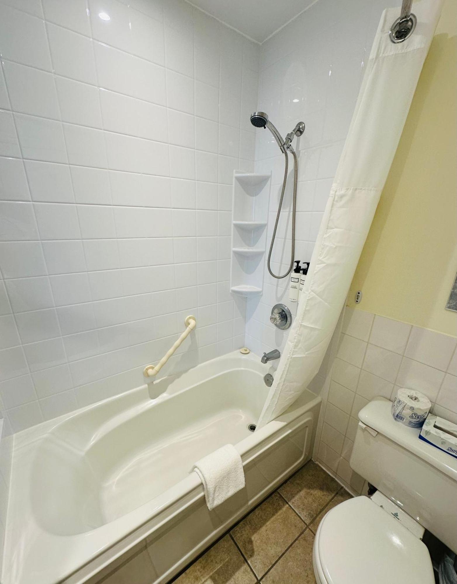 Goeliche Hotel Et Appartement Saint-Laurent-de-l'ile d'Orleans Eksteriør bilde