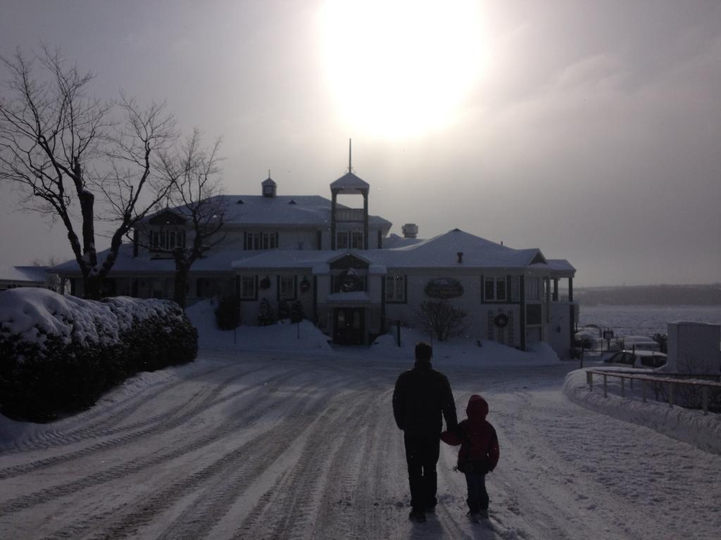 Goeliche Hotel Et Appartement Saint-Laurent-de-l'ile d'Orleans Eksteriør bilde